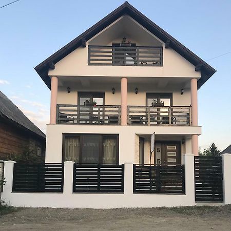 Casa Bianca Oncesti 게스트하우스 외부 사진