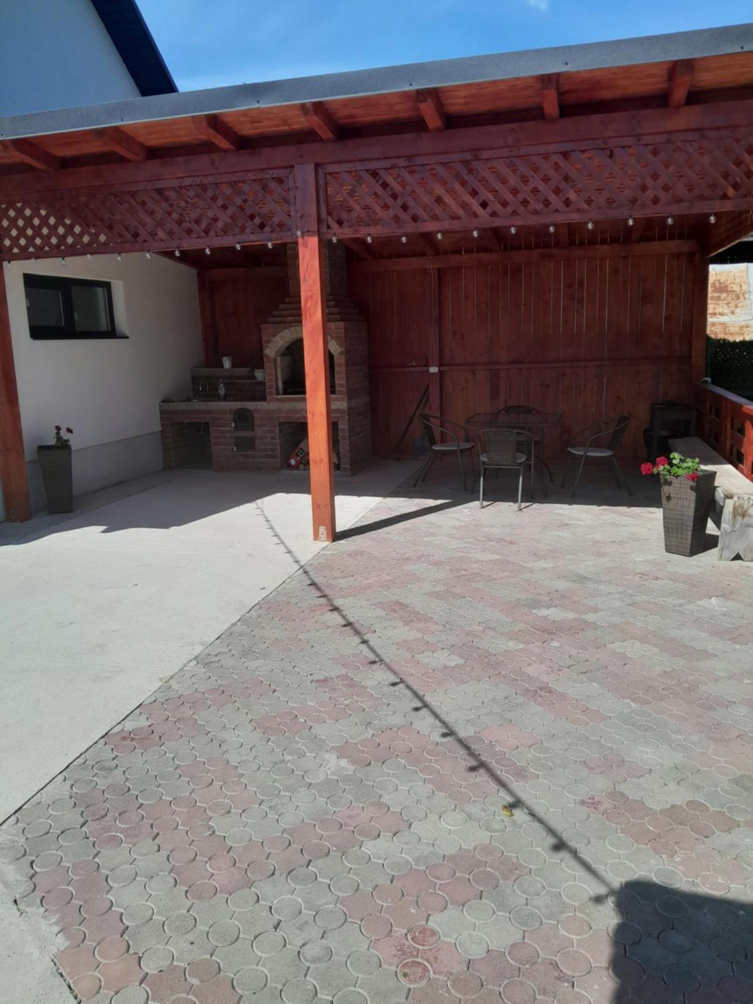 Casa Bianca Oncesti 게스트하우스 외부 사진